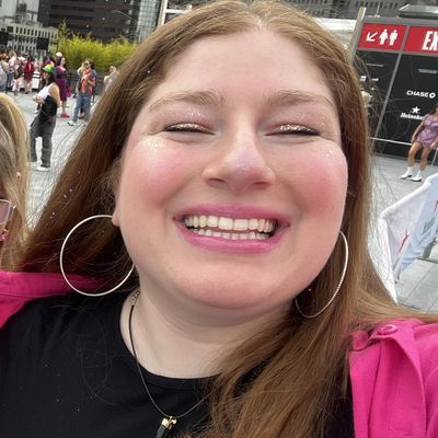 Mollie, 30