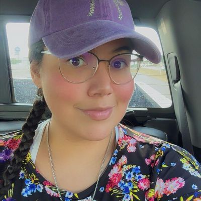 Vanessa, 34