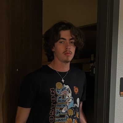 Elliot, 21