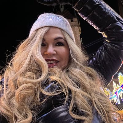 Isabel, 61