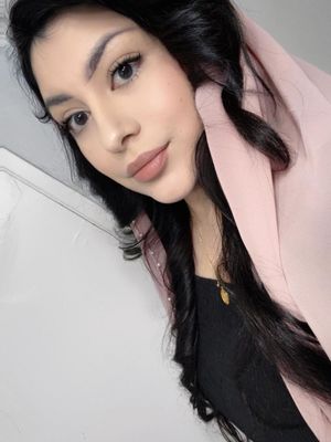 Julie, 35