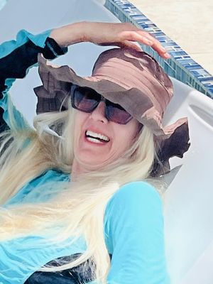Anita, 69