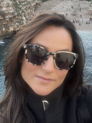 Stephanie, 38