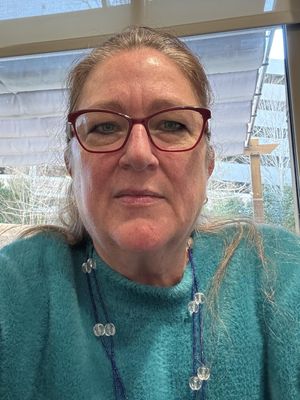 Nicole, 59