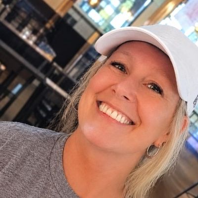 Andrea, 52