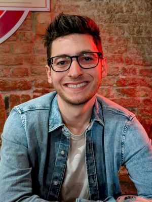 Josh, 32