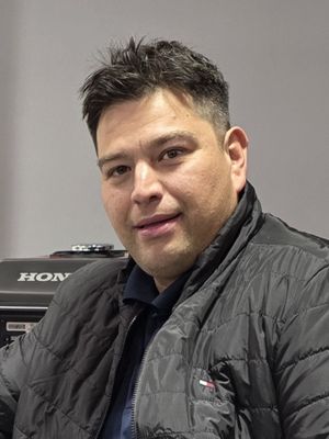 Carlos, 39