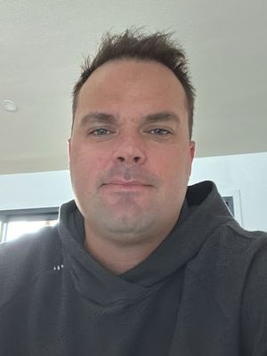 Jase, 36
