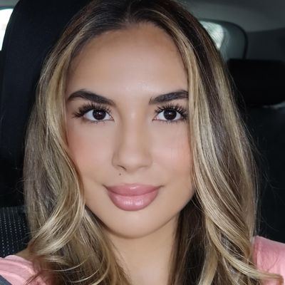Nicole, 30