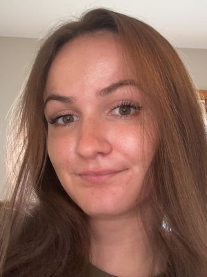 Olivia, 23
