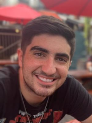 Antonio, 21