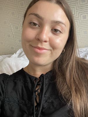 Fiona, 21