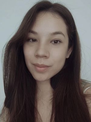 Daniella, 27