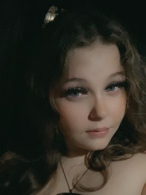 Rianna, 22