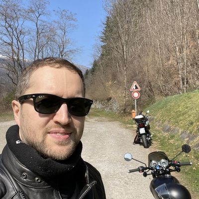 Carlo, 42