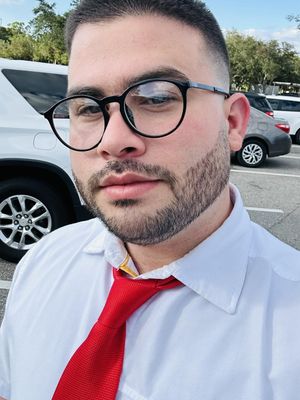 Ernesto, 28