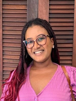 Luana, 27