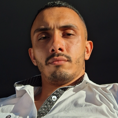 Alejandro, 29