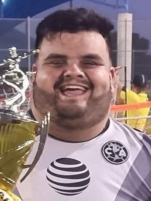 Luis, 29