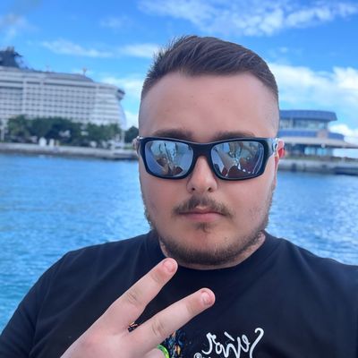 Alex, 22