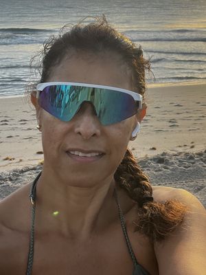 Yovana, 52