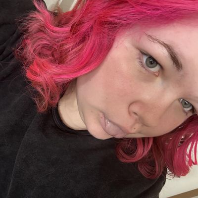 Courtney, 20