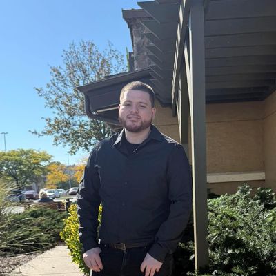 Josh, 28