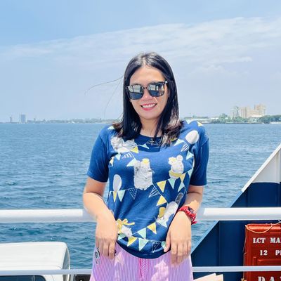 Lovely Mae, 34