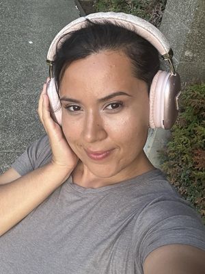 Camille, 28