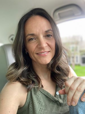 Danielle, 44