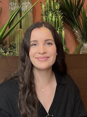 Mary Kate, 27