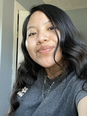 Ana, 24