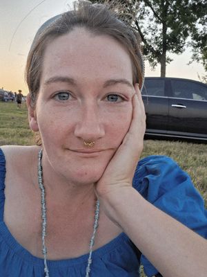 Leigh, 35