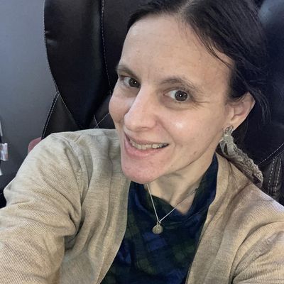 Lauren, 43