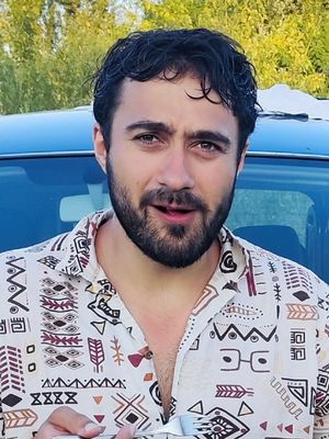 Max, 27