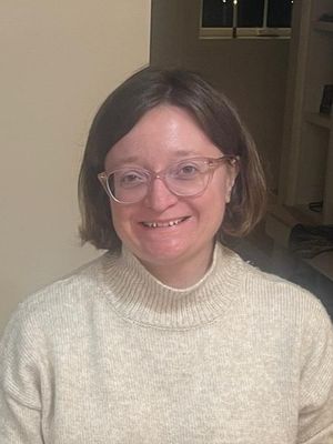 Lilly, 32