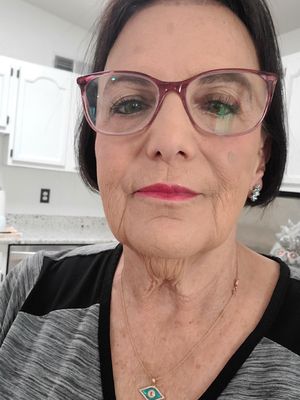 Linda, 74