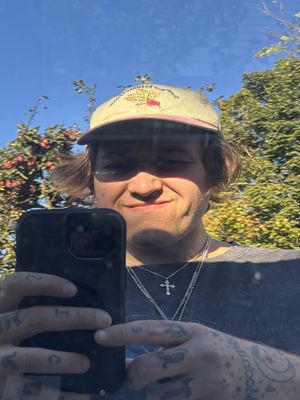 Daniel, 25