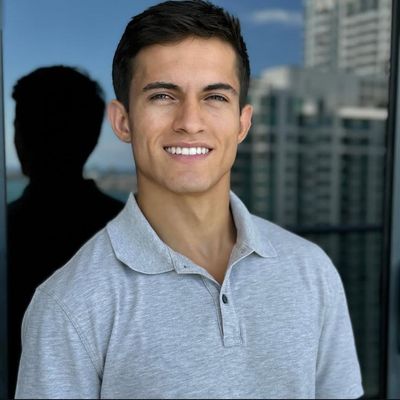Enrique, 28