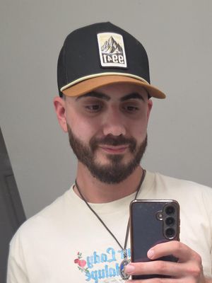 Brett, 25