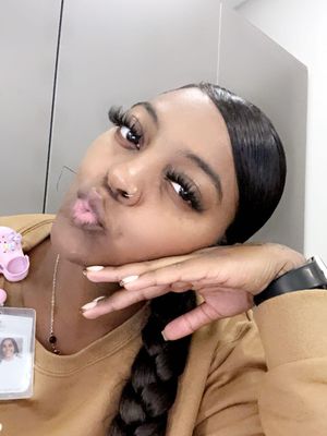 Kamyah, 23