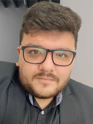 Alejandro, 28