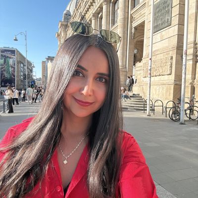 Angely, 33