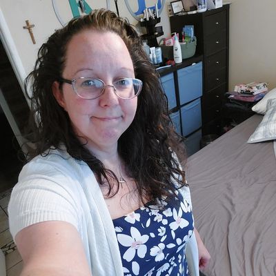 Julie, 47