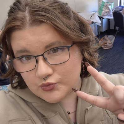 Rose, 23
