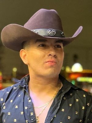 Erick, 23