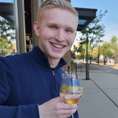 Alex, 22