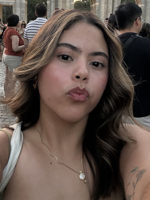 Cristina, 22