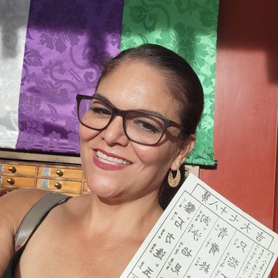 Veronica, 49