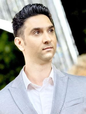 Amir, 35